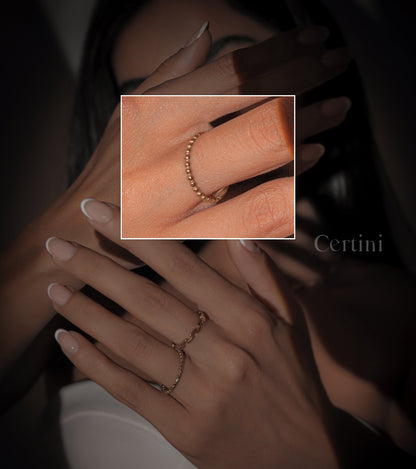 18k  Golden Harmony: 4 Delicate Gold Rings