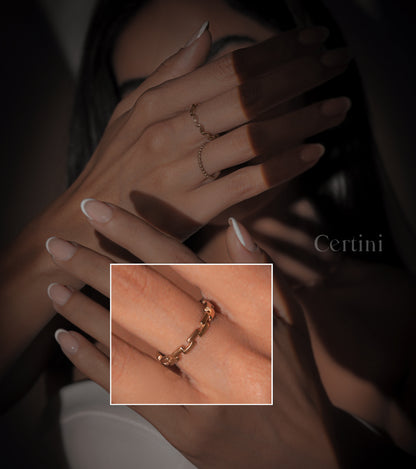 18k  Golden Harmony: 4 Delicate Gold Rings